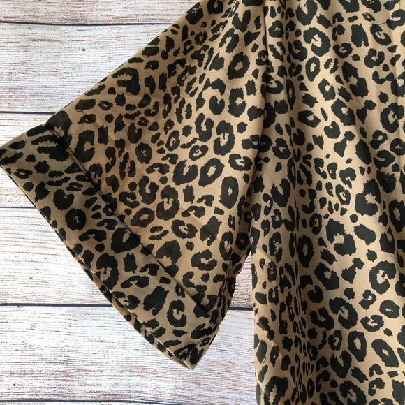 Sanctuary Leopard Print Short Sleeve Tie Front Top - Picture 6 of 8